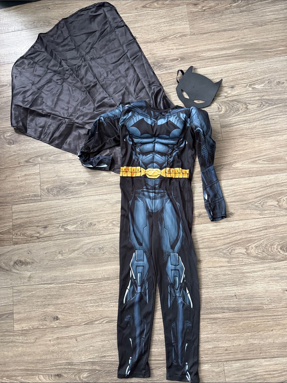 H&M Halloween costume Black Superhero Batman sz 6-7 years
